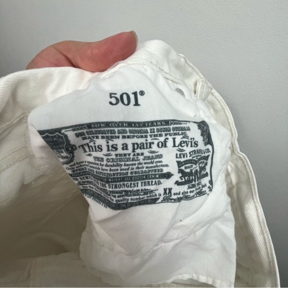 Levi's 501 White Jeans Straight Leg Distressed Button Fly Size W 31 L30‎ EUC - Picture 5 of 9